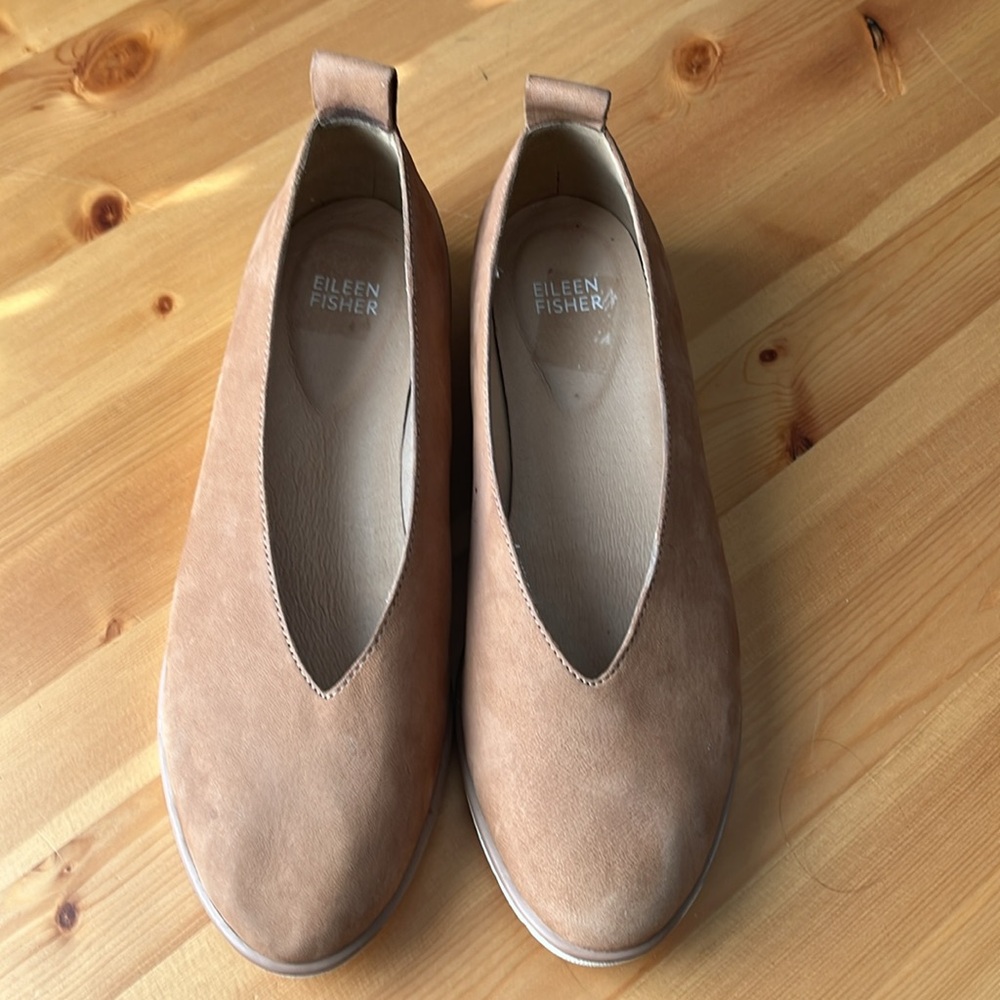 Eileen Fisher Humor Flat Wheat Leather size 8